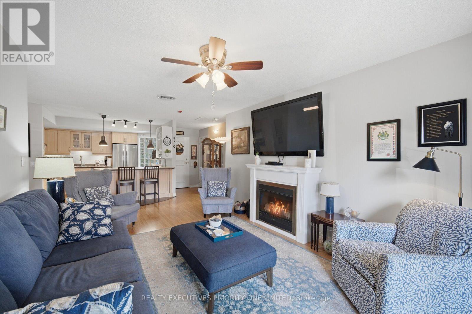 #2 77 MILL STREET E - 17