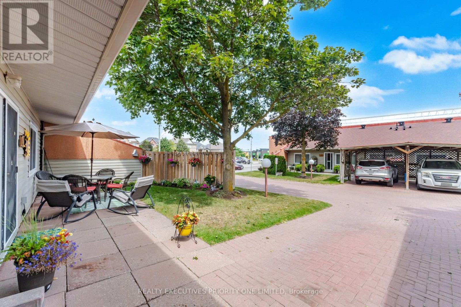#2 77 MILL STREET E - Image 33