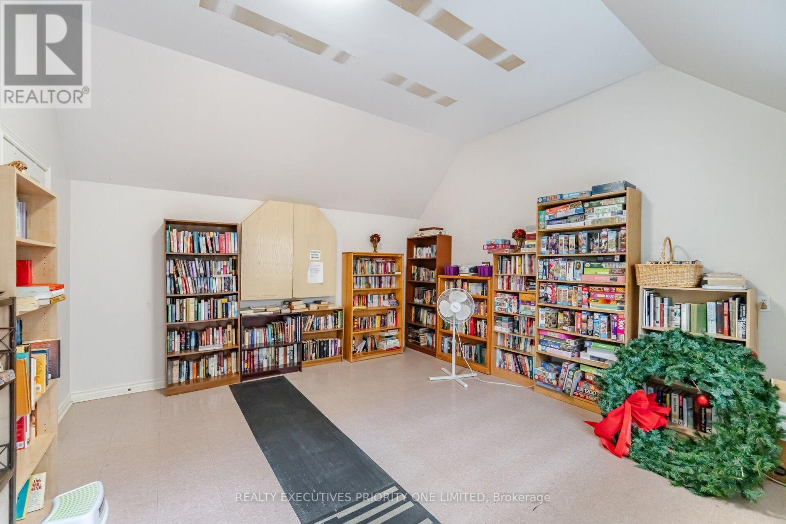 #2 77 MILL STREET E - Image 36