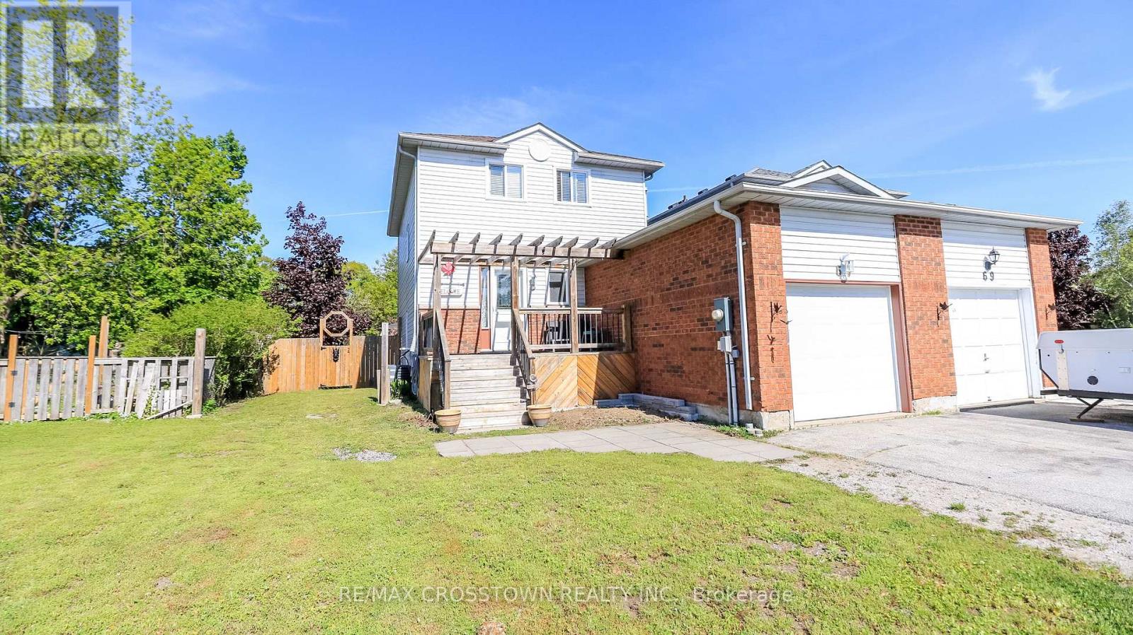 67 DONALD CRESCENT - 1