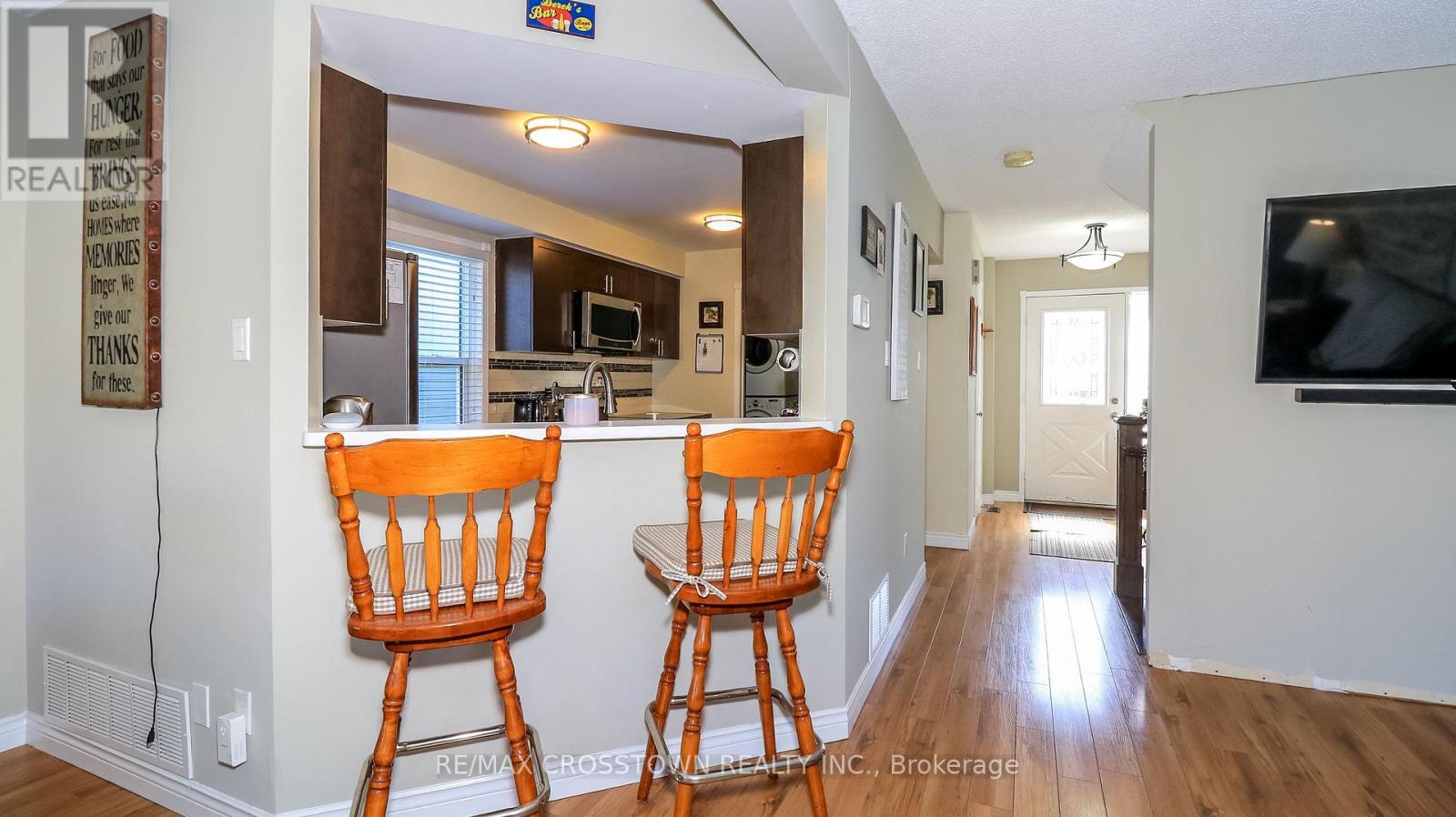 67 DONALD CRESCENT - 10