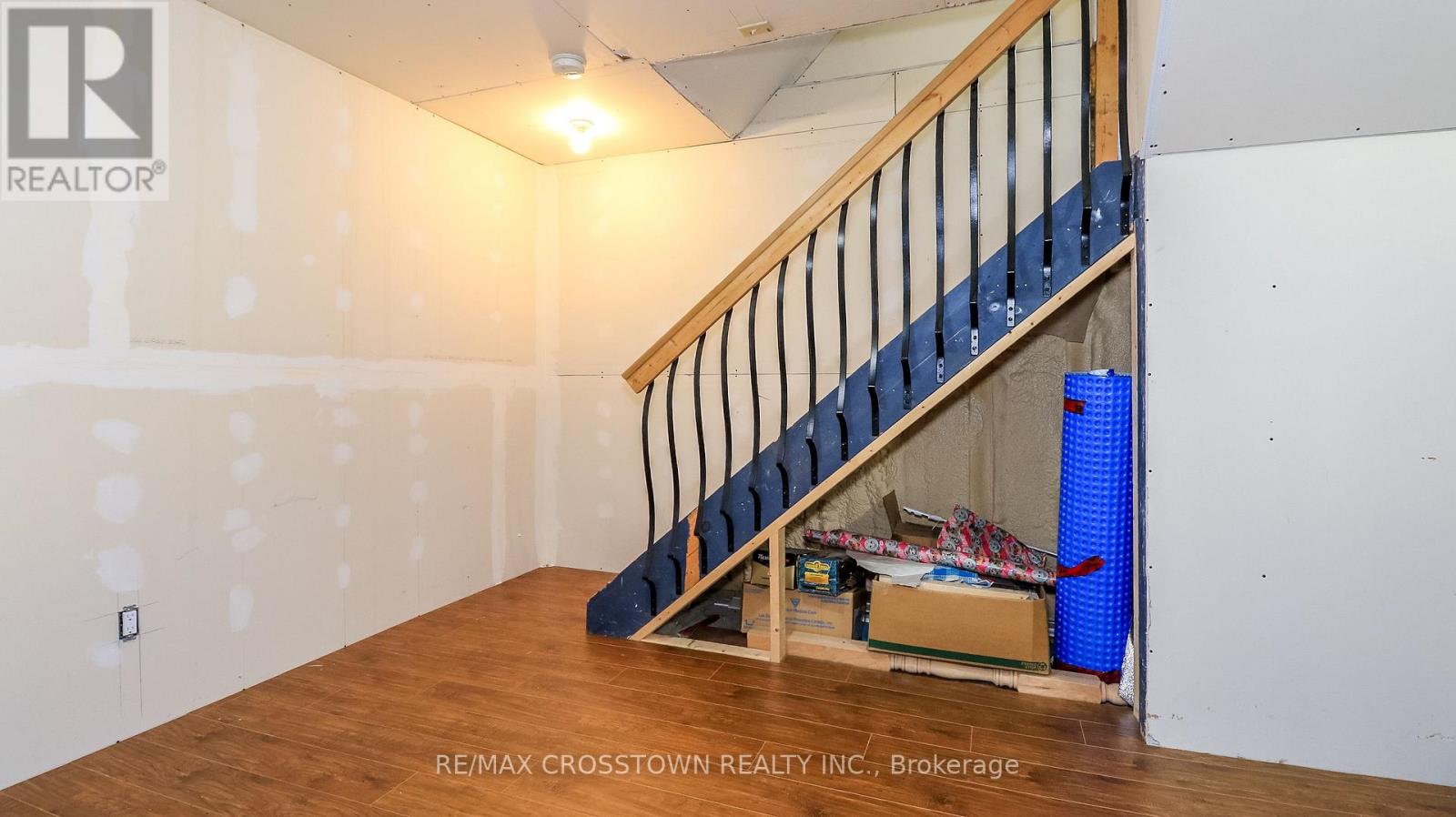 67 DONALD CRESCENT - 21