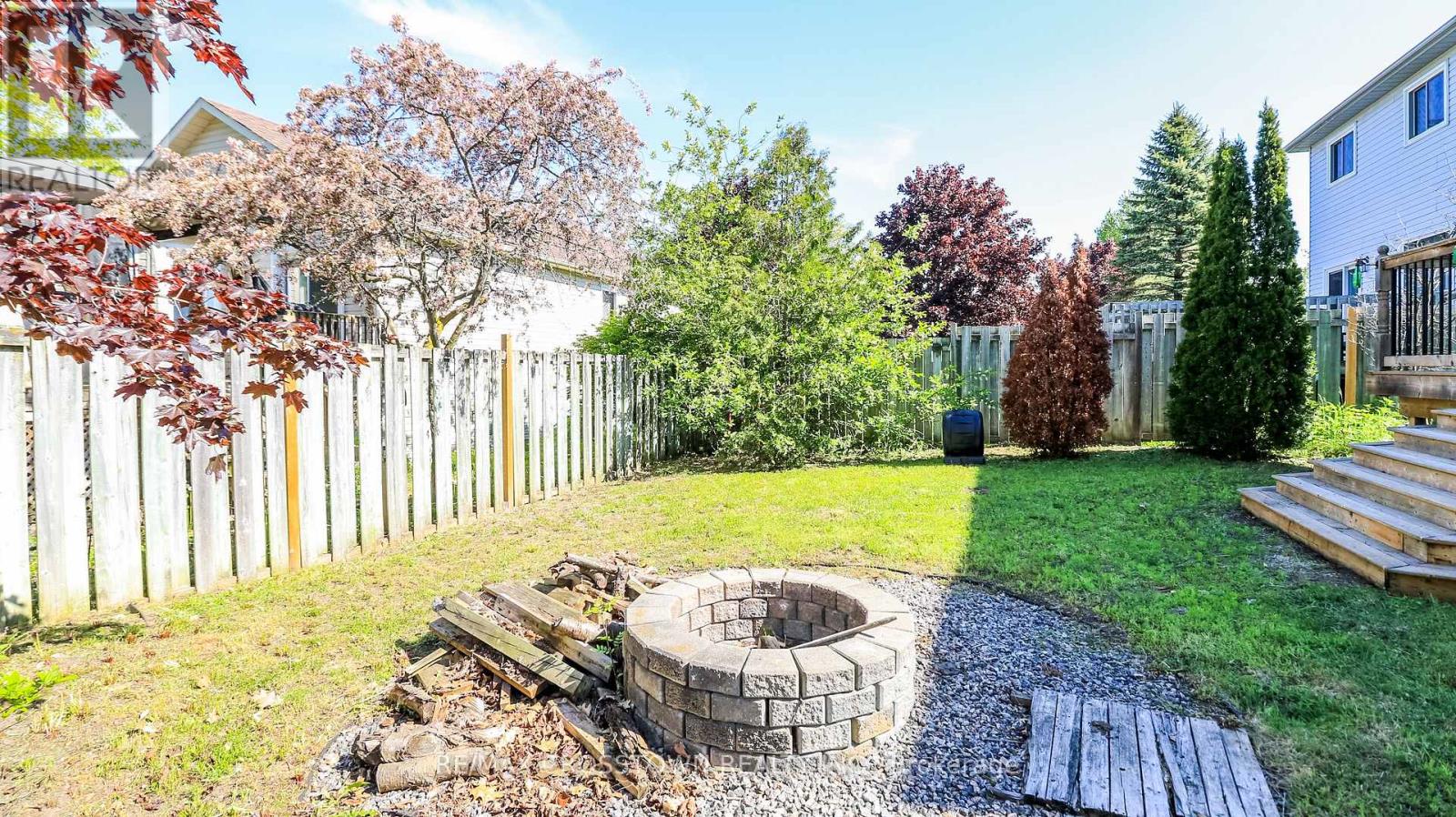 67 DONALD CRESCENT - 33
