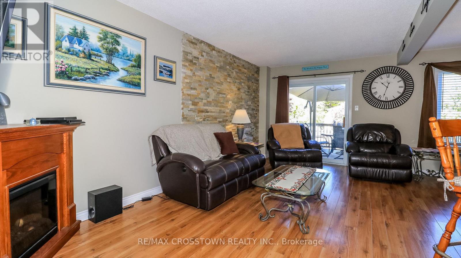 67 DONALD CRESCENT - 8