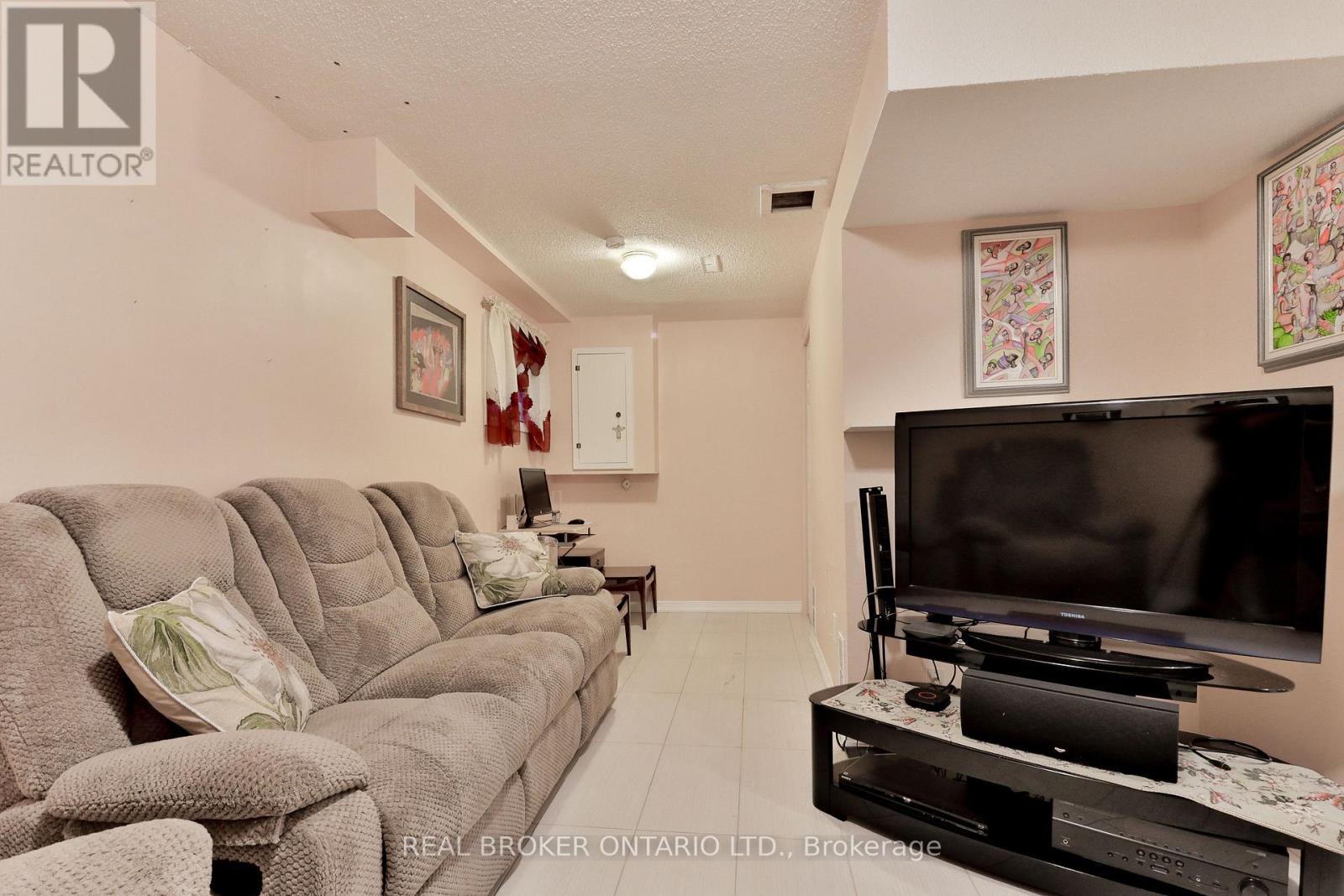 #16 1764 RATHBURN ROAD E - 4