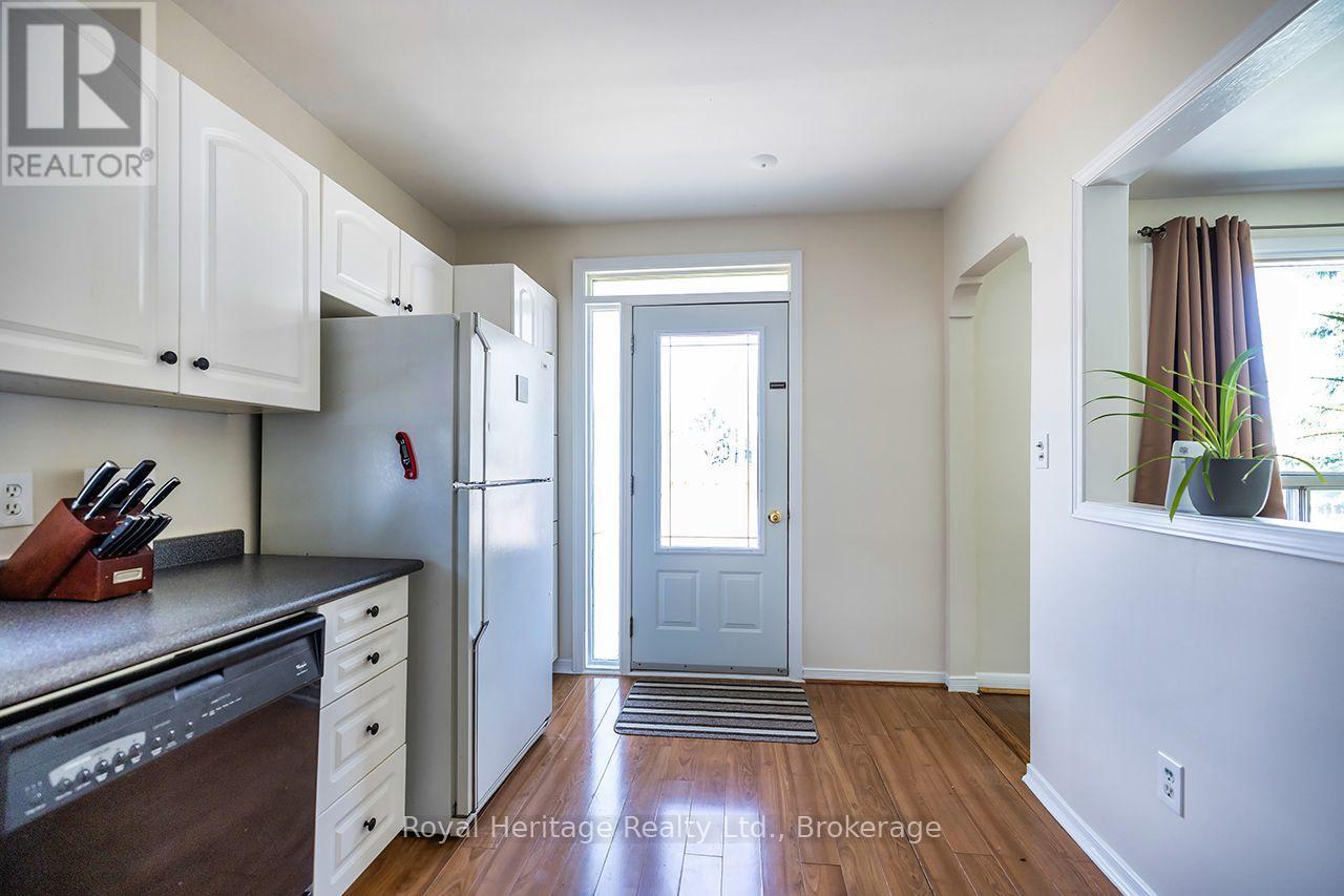 42 THORNCROFT CRESCENT - Image 6