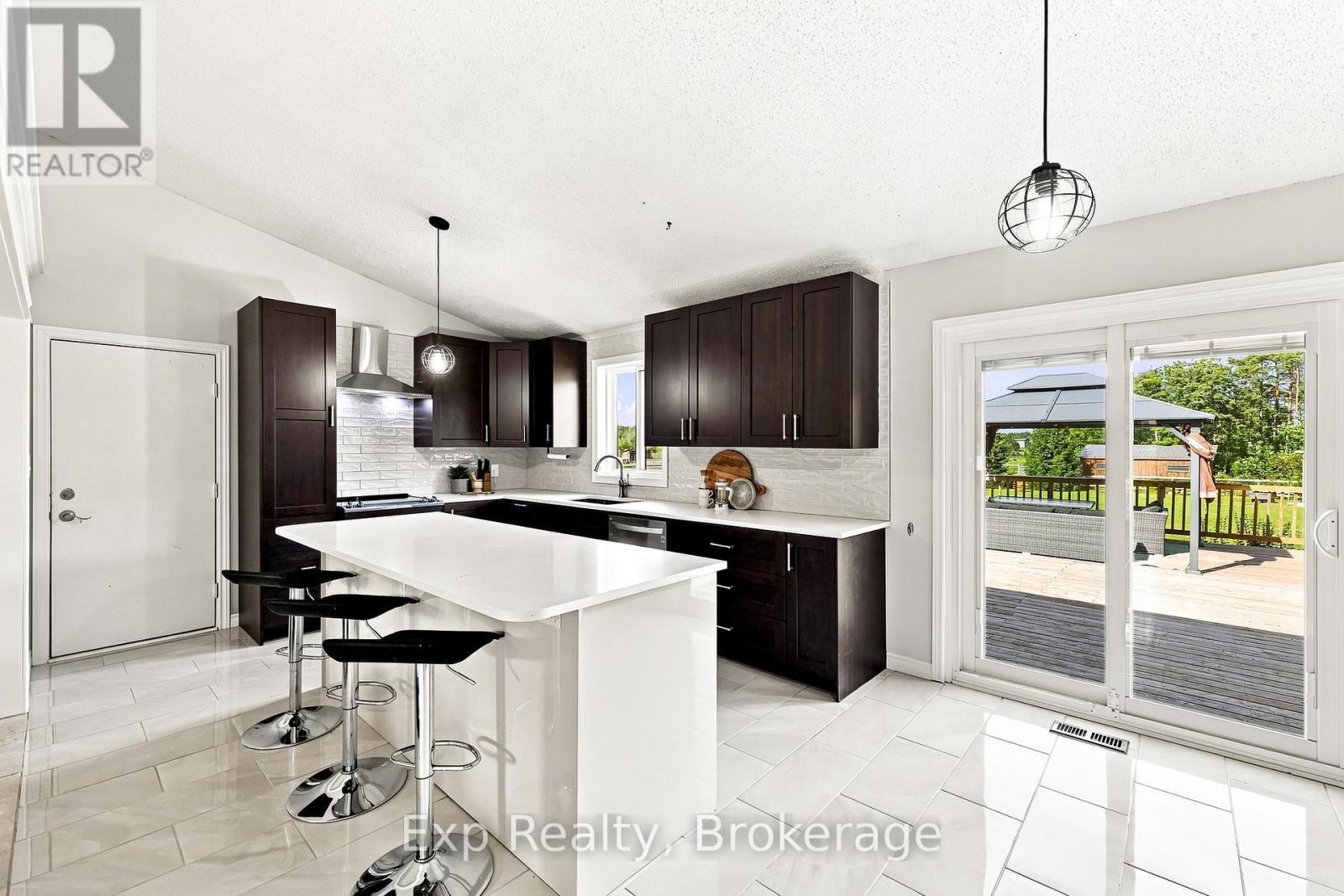 5 ROYAL ESTATES DRIVE - Image 14