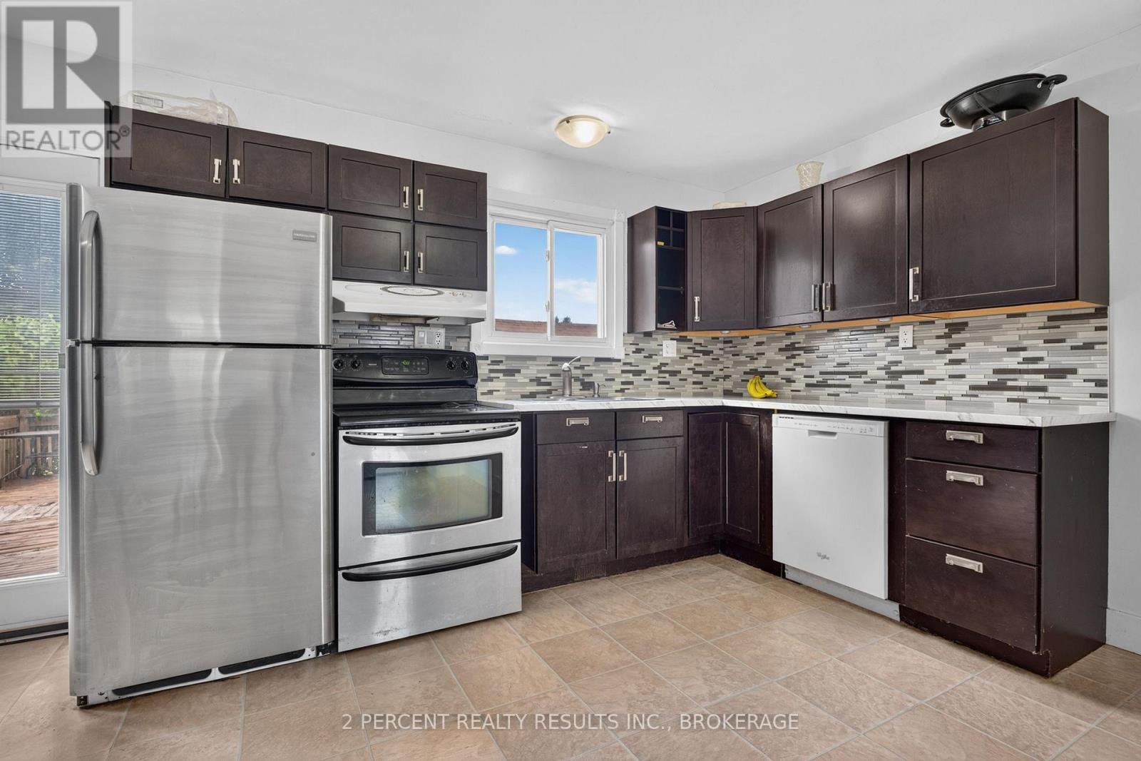 1046 PINEWOOD PLACE - 10
