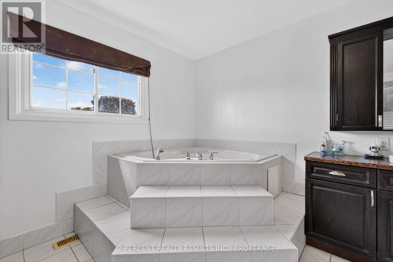 1046 PINEWOOD PLACE - 16