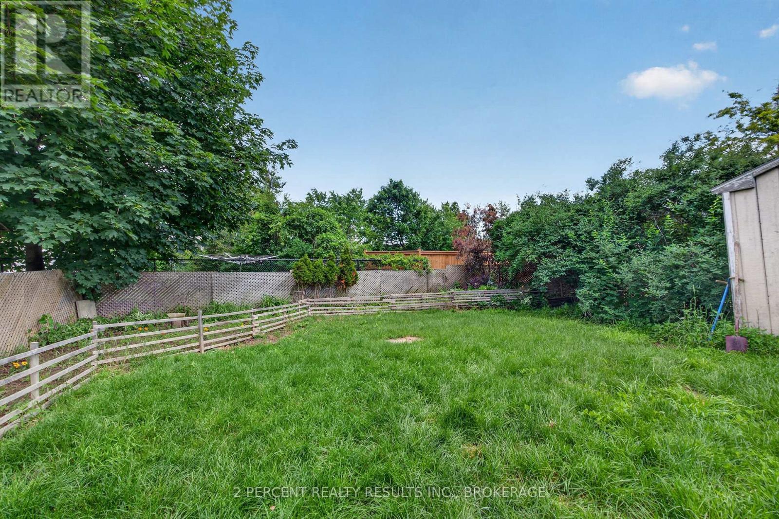 1046 PINEWOOD PLACE - Image 27