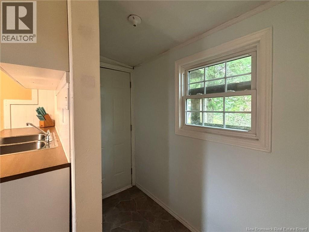 71 Thoroughfare Road - Image 29