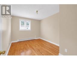 26 Lloyd Crescent thumbnail 12