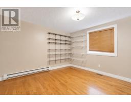 26 Lloyd Crescent thumbnail 16