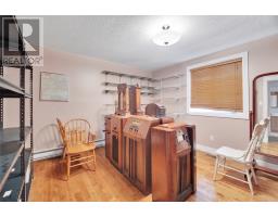 26 Lloyd Crescent thumbnail 17