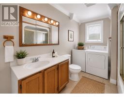 26 Lloyd Crescent thumbnail 18