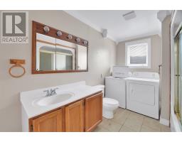 26 Lloyd Crescent thumbnail 19