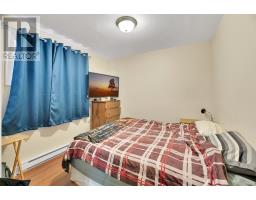 26 Lloyd Crescent thumbnail 21