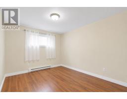 26 Lloyd Crescent thumbnail 22