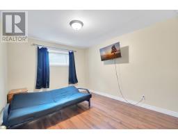 26 Lloyd Crescent thumbnail 23