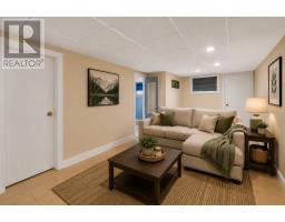 26 Lloyd Crescent thumbnail 30