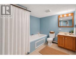 26 Lloyd Crescent thumbnail 34
