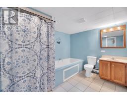 26 Lloyd Crescent thumbnail 35