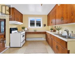 26 Lloyd Crescent thumbnail 6