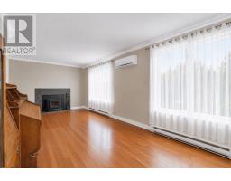 26 Lloyd Crescent thumbnail 8