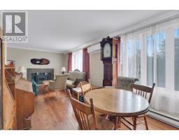 26 Lloyd Crescent thumbnail 9