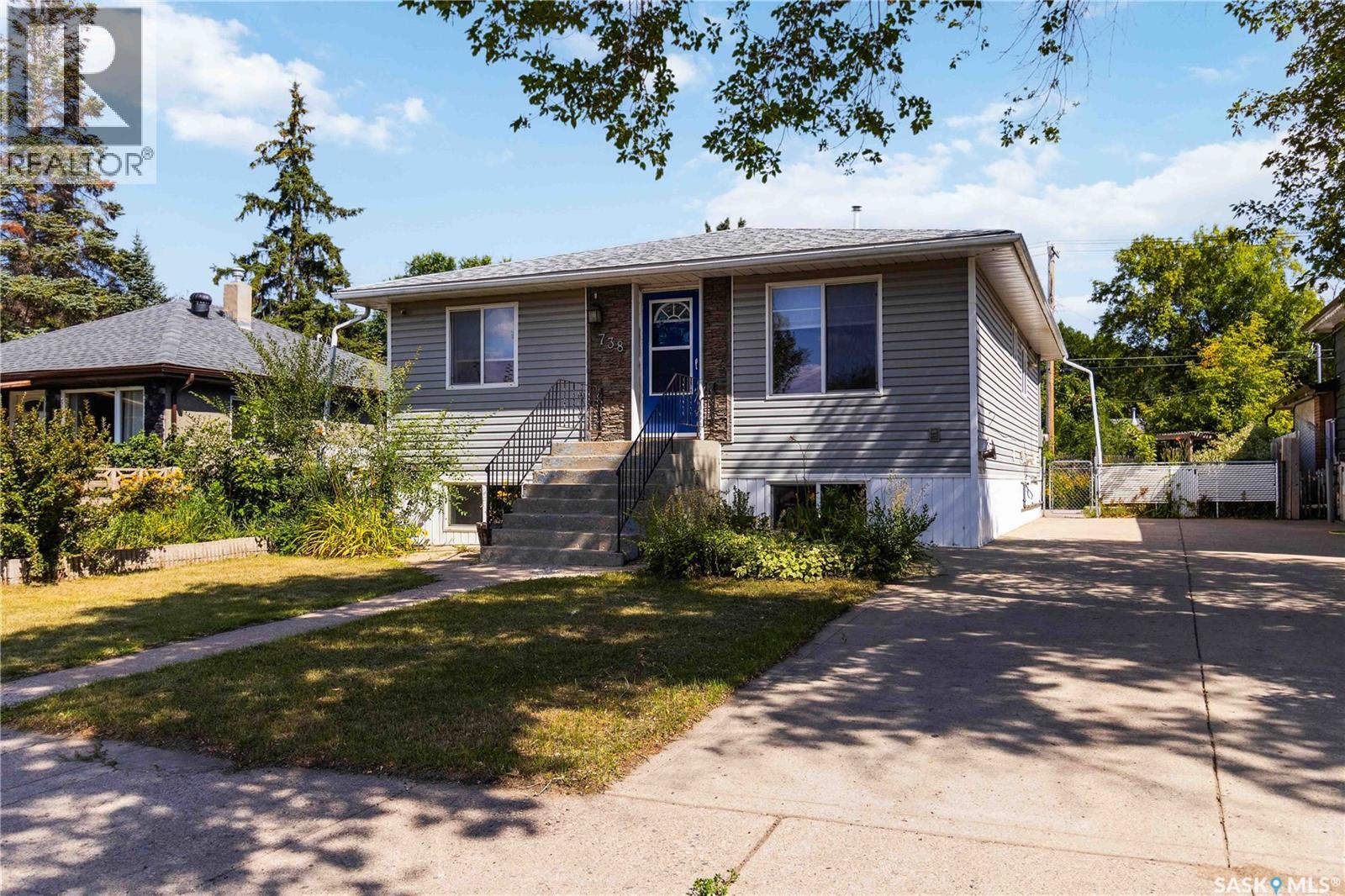 738 Weldon AVENUE - 1