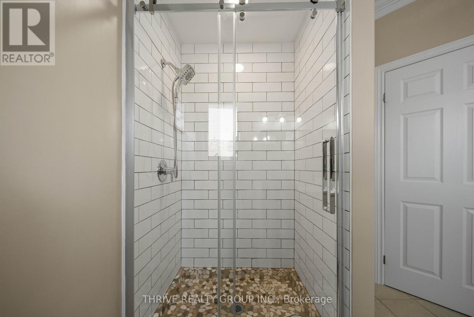 1193 THORNLEY STREET - Image 22