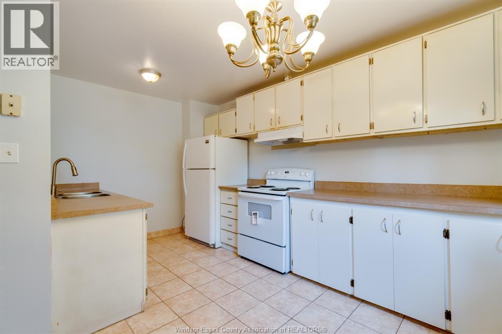 #47 5446 LASSALINE - Image 3