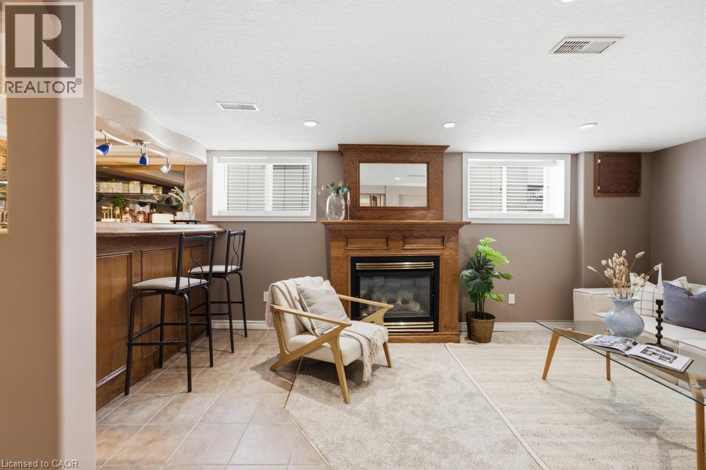 105 MUNN Street - 17