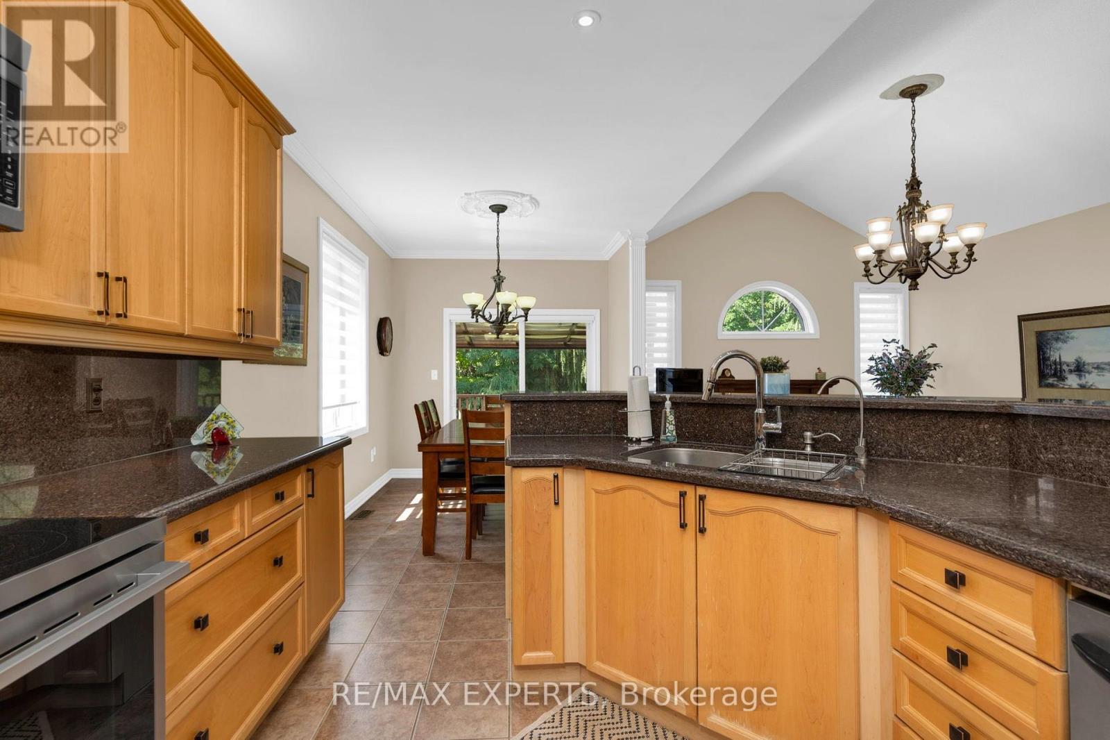 8 EVANS RIDGE - 11
