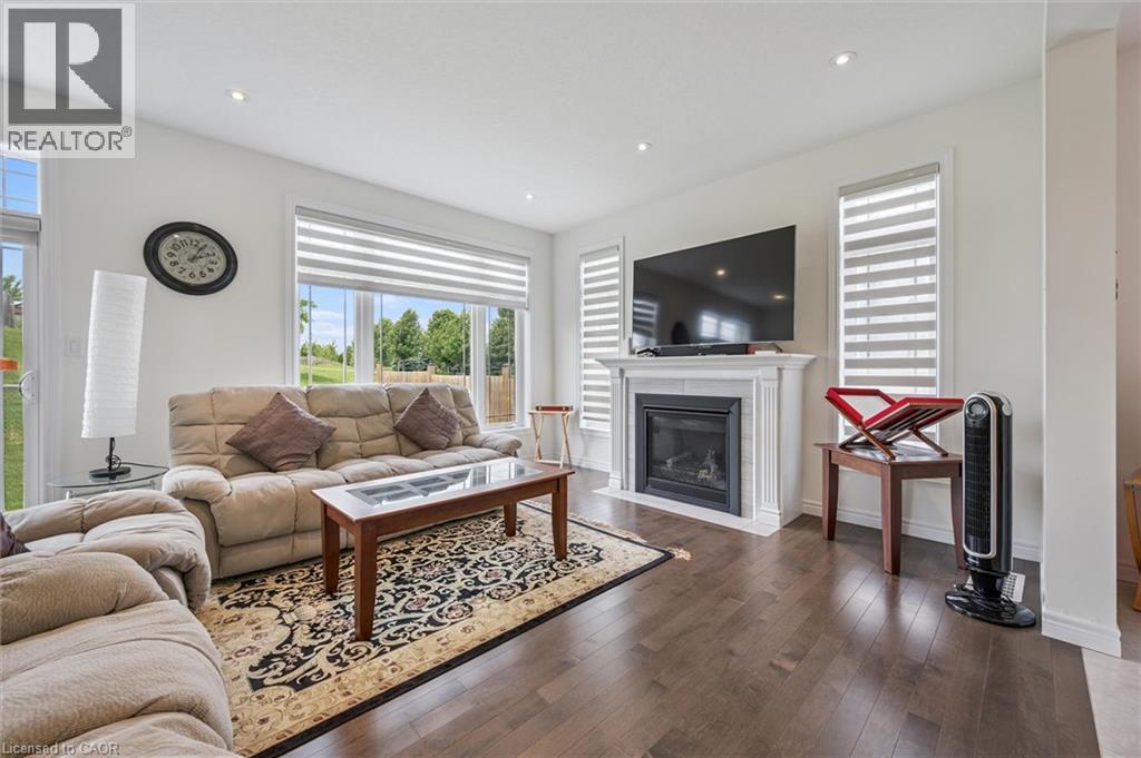 153 RIVERTRAIL Avenue - Image 17