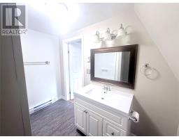 2 Eighteenth Avenue thumbnail 31