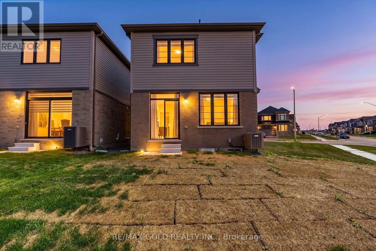 25 HERITAGE WAY - 45