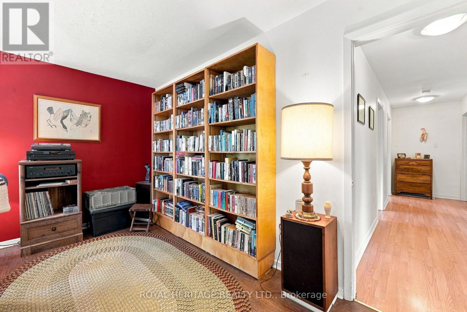 19A PARK STREET E - 26