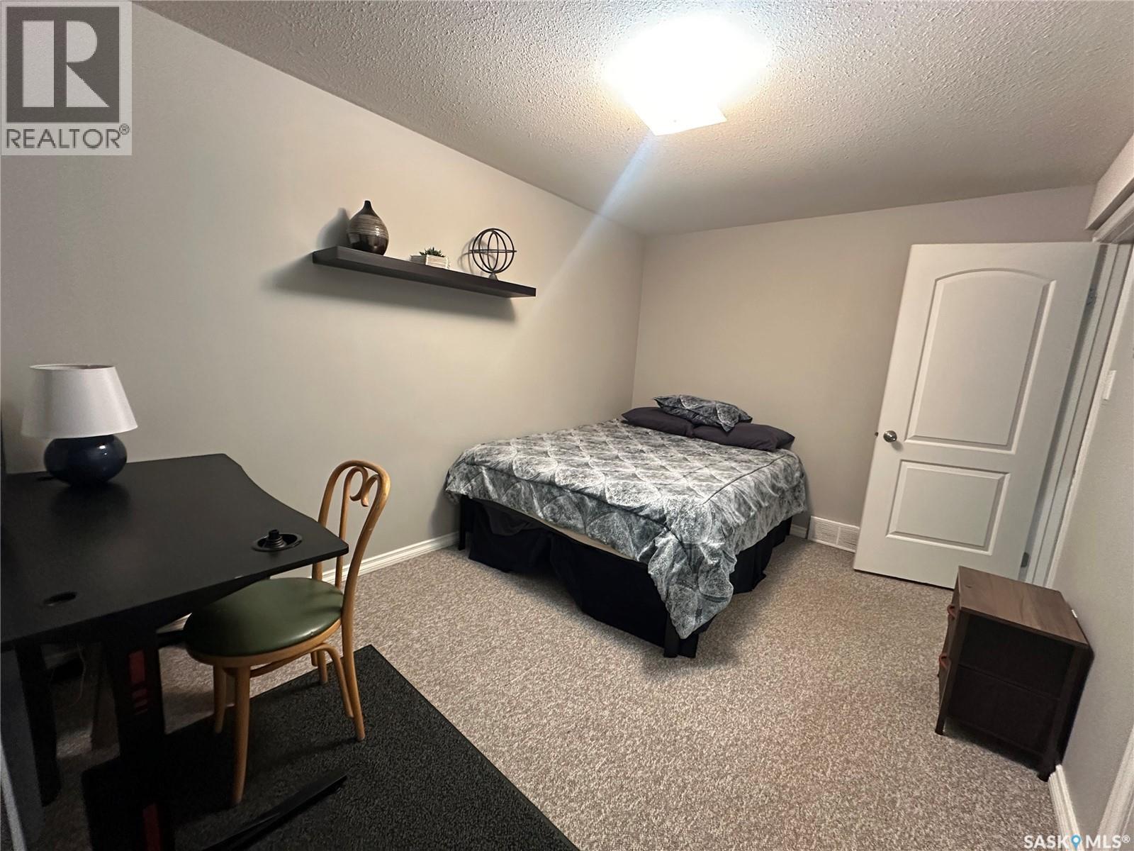 46 Clarke AVENUE - 30