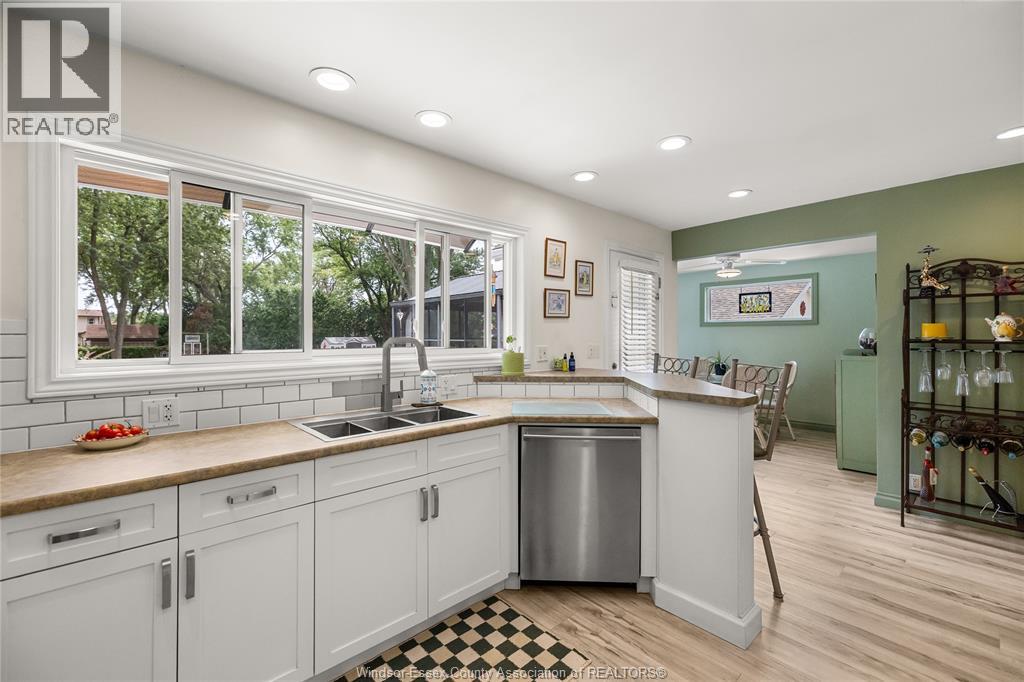 1233 Croydon DRIVE - Image 17