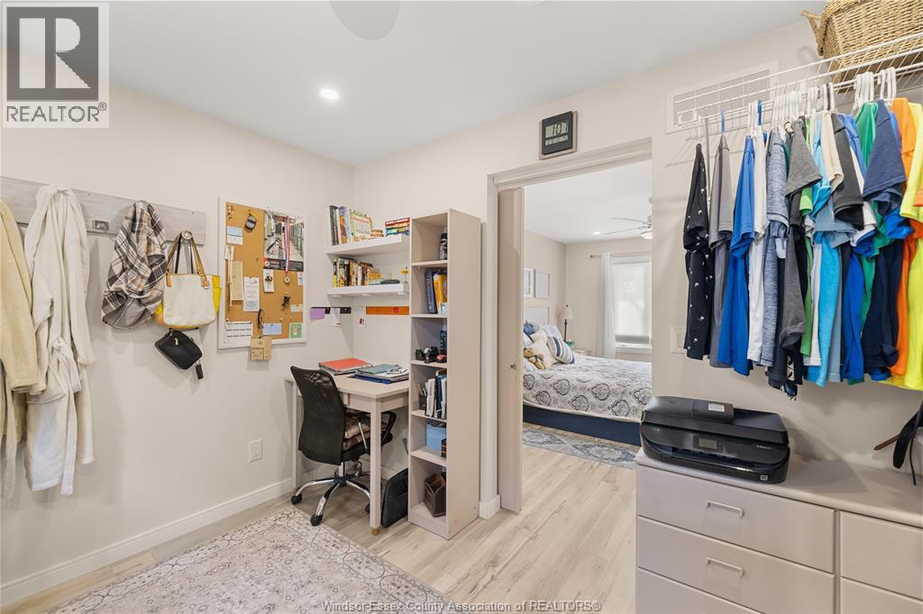 1233 Croydon DRIVE - Image 24