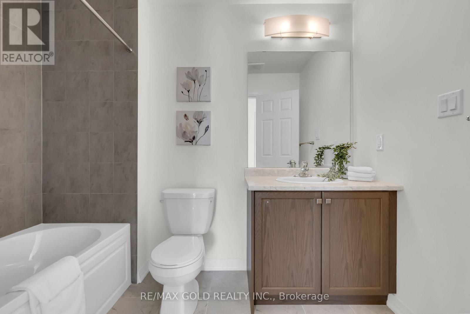 25 HERITAGE WAY - 33