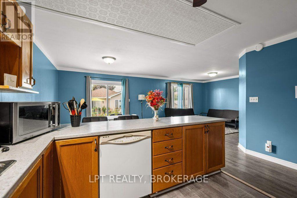 8 WILFRED CRESCENT - 15
