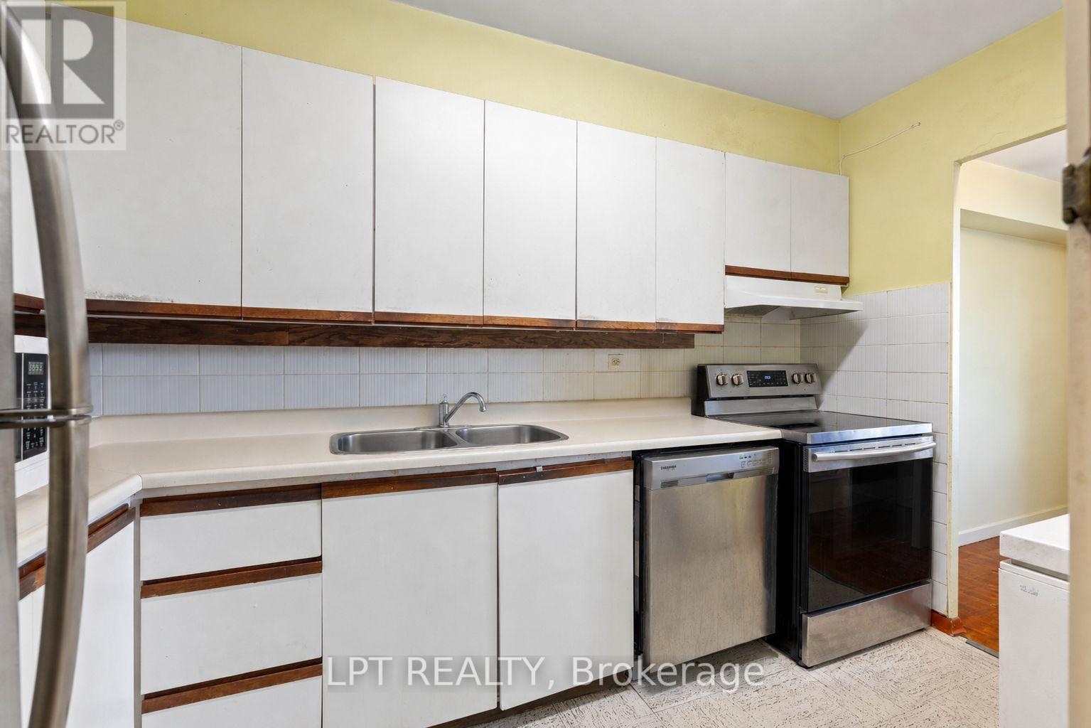 #2811 5 MASSEY SQUARE - 17