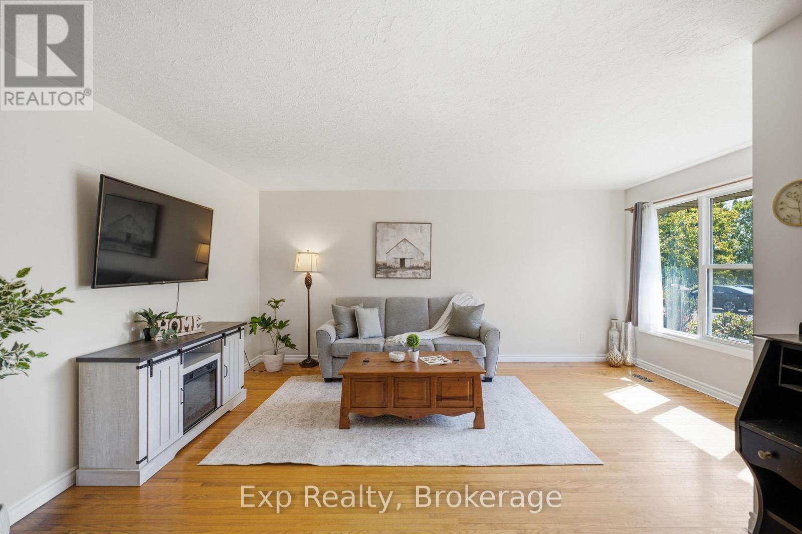 18 RAILWAY STREET - 10
