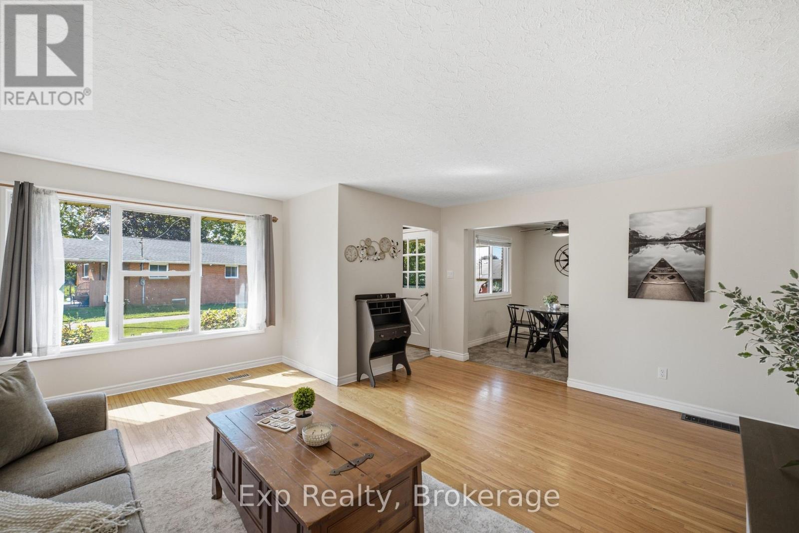 18 RAILWAY STREET - Image 11
