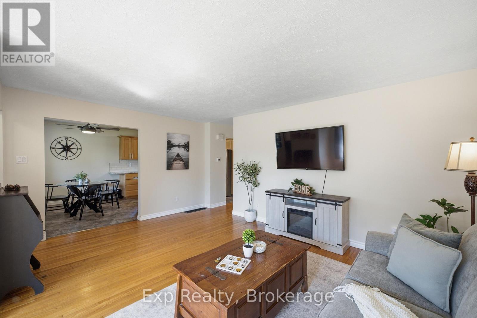 18 RAILWAY STREET - Image 12