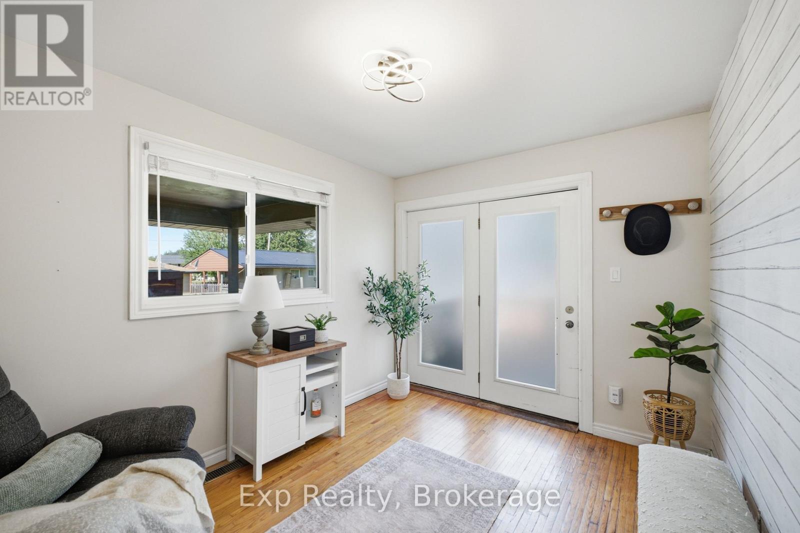 18 RAILWAY STREET - 25