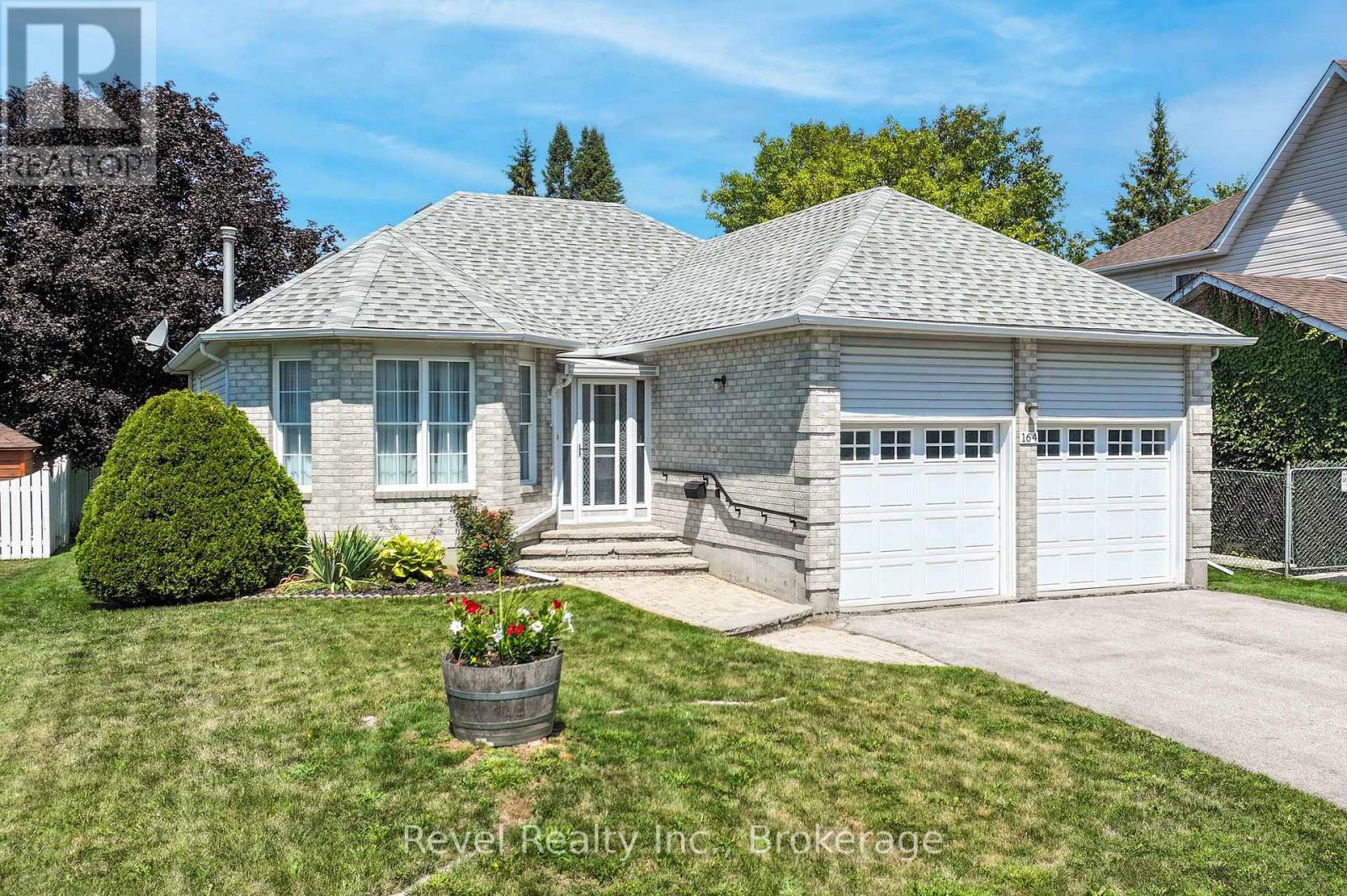 164 ELGIN STREET - 1