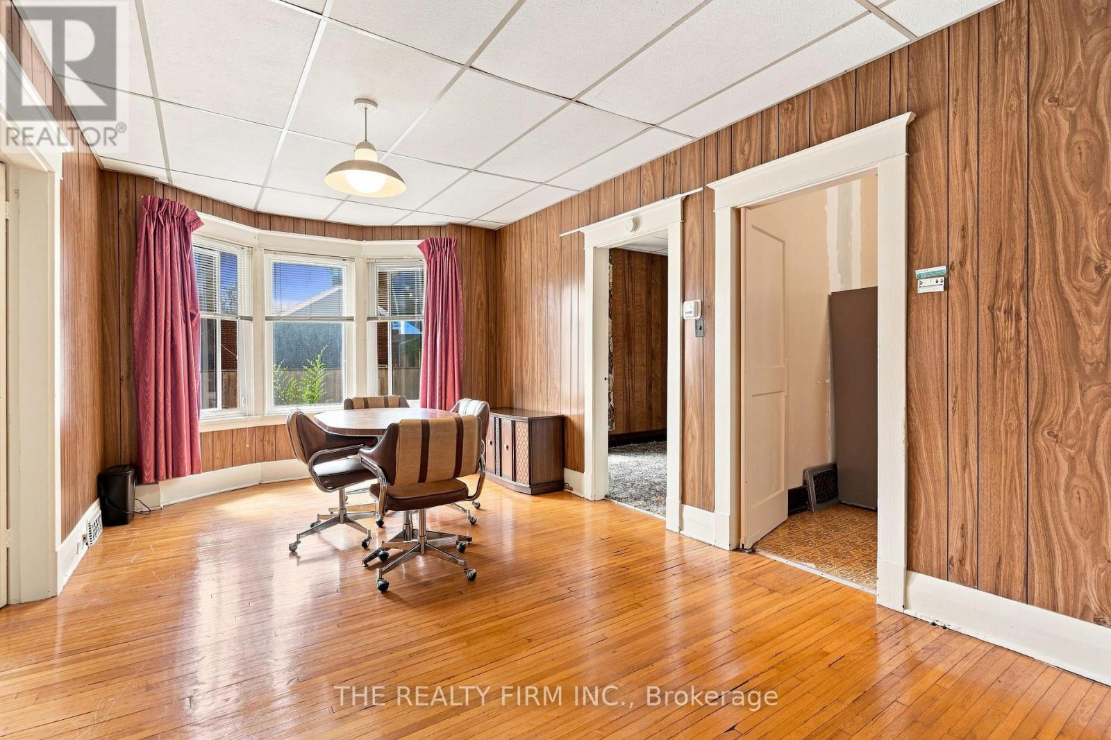 35 WHARNCLIFFE ROAD S - Image 13